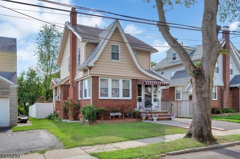 11 Fernwood Ter - Photo 1