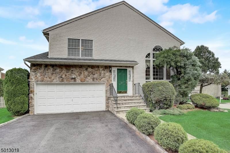 27 Kinder Dr - Photo 1
