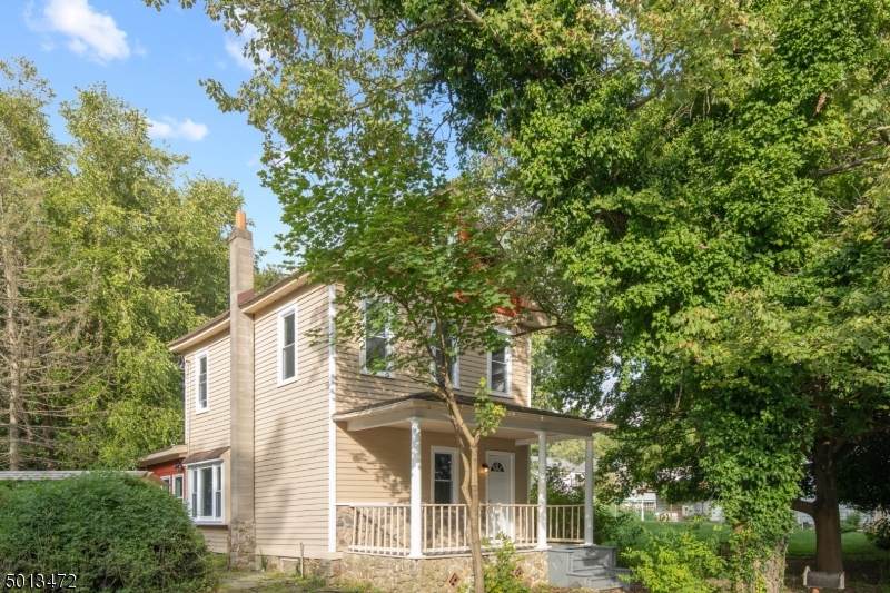 18 Henderson St - Photo 1
