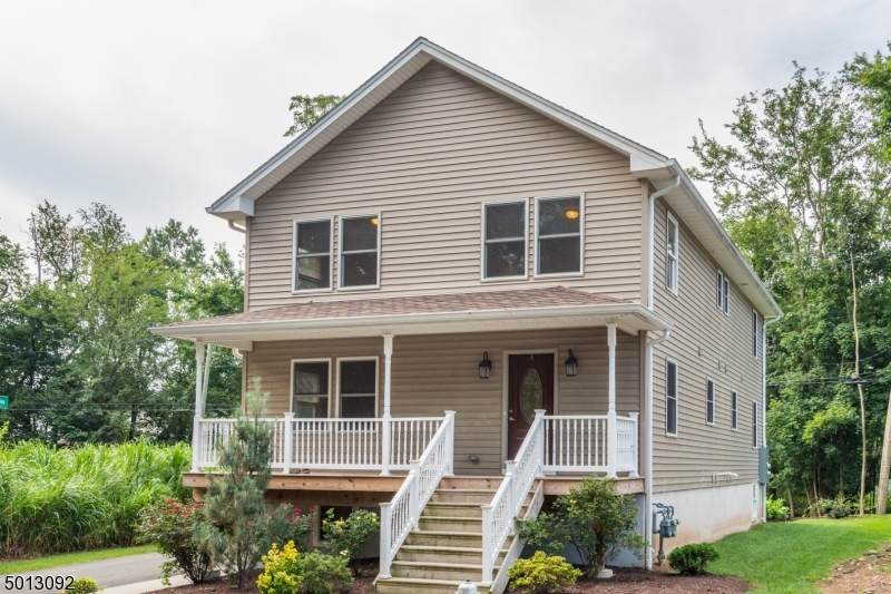 4 Rosedale Ave - Photo 1