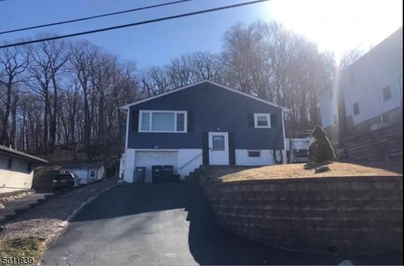 63 Erie Ave - Photo 1