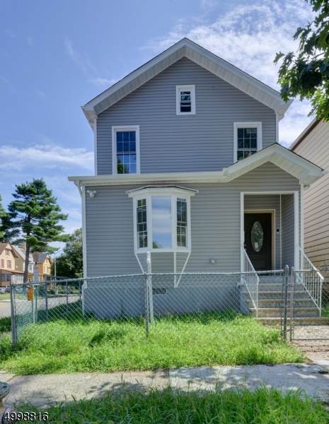 72 Lincoln St - Photo 1