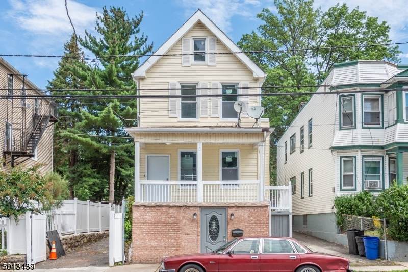 70 Welland Ave - Photo 1