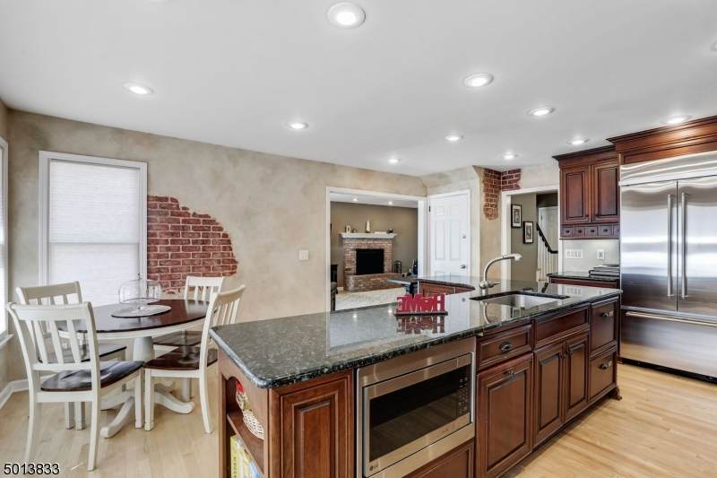 112 Manor Way - Photo 1