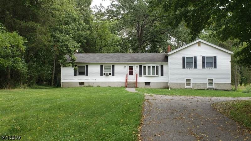 906 Duck Pond Rd - Photo 1
