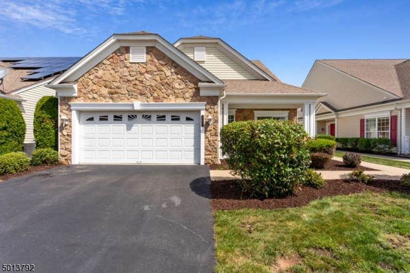 261 Longwood Ln - Photo 1