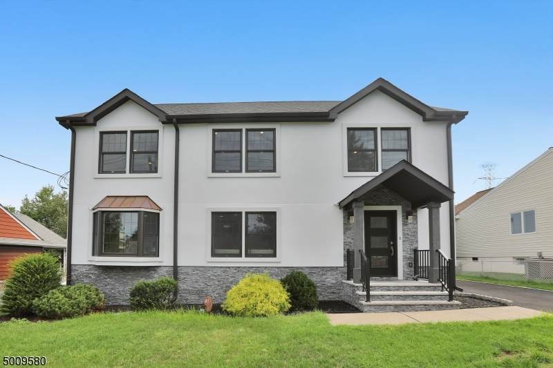 40 Hemlock St - Photo 1