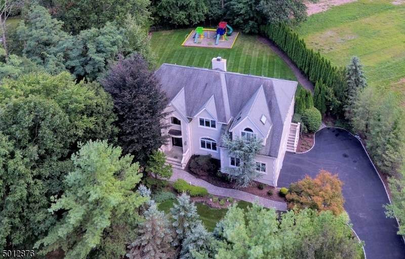 37 Airmont Ave - Photo 1