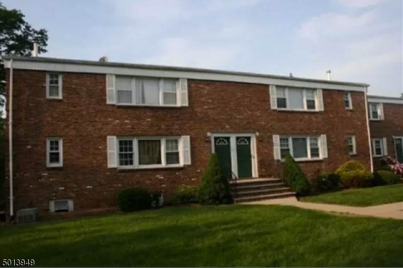 3 Dartmouth Ave - Photo 1