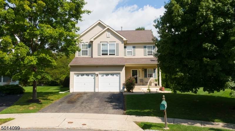 213 Austin Cir - Photo 1