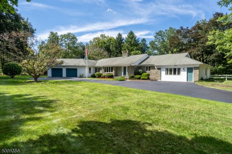 160 E Mendham Rd - Photo 1