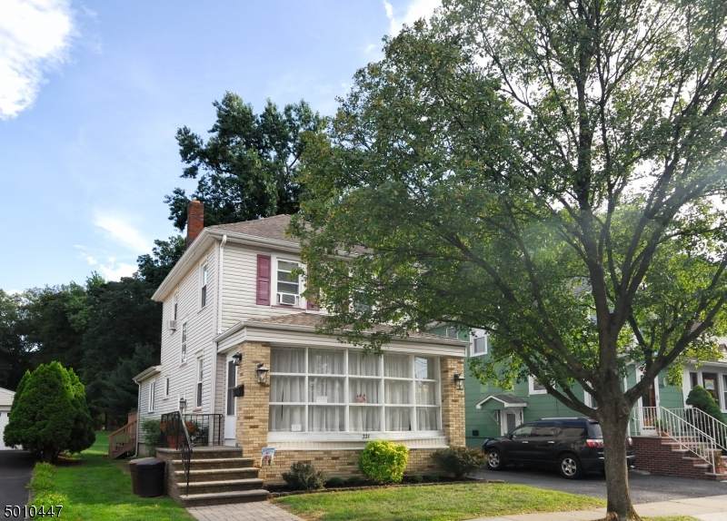 327 Hickory Ave - Photo 1