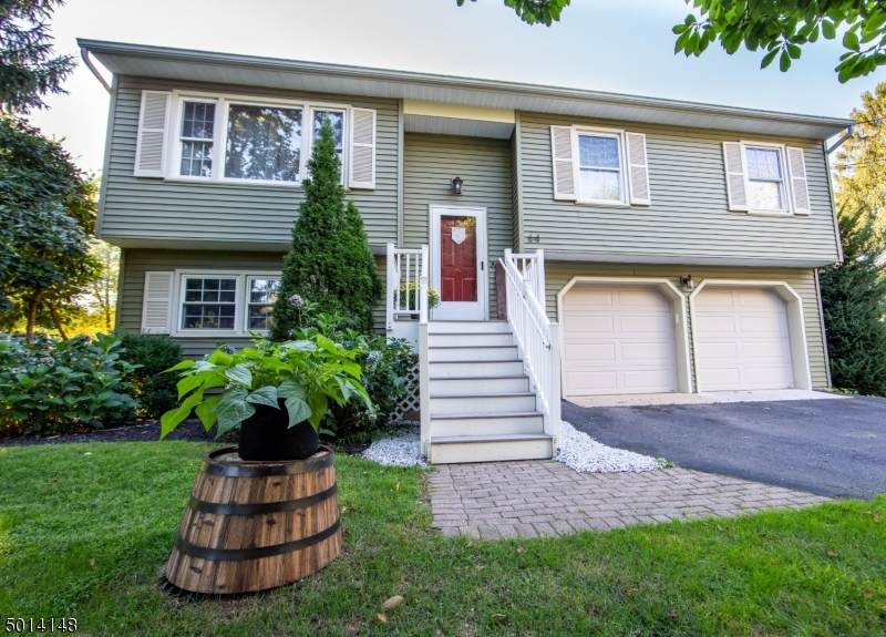 64 Charlestown Rd - Photo 1
