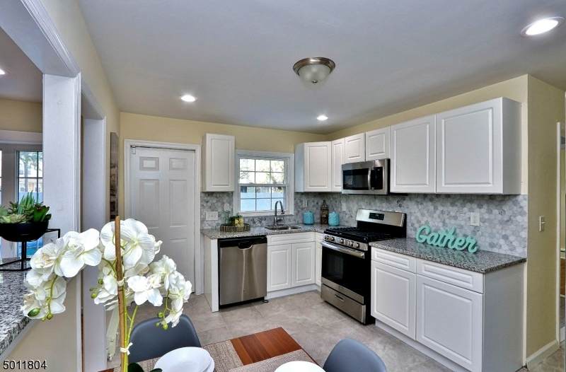 56 Plymouth St - Photo 1