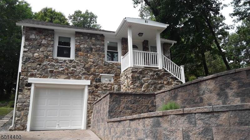 81 New Jersey Ave - Photo 1