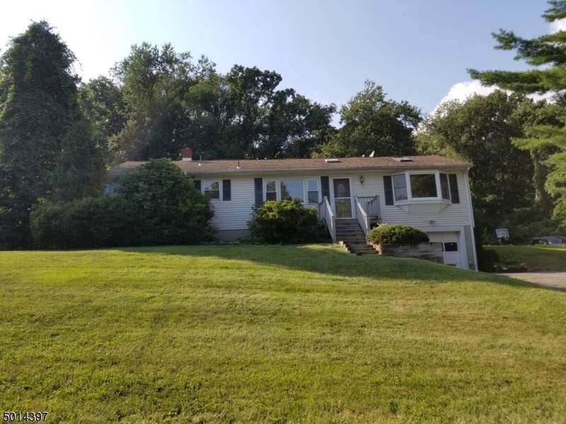 34 Cedar Ridge Dr - Photo 1