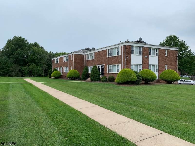 6 Columbia Dr - Photo 1