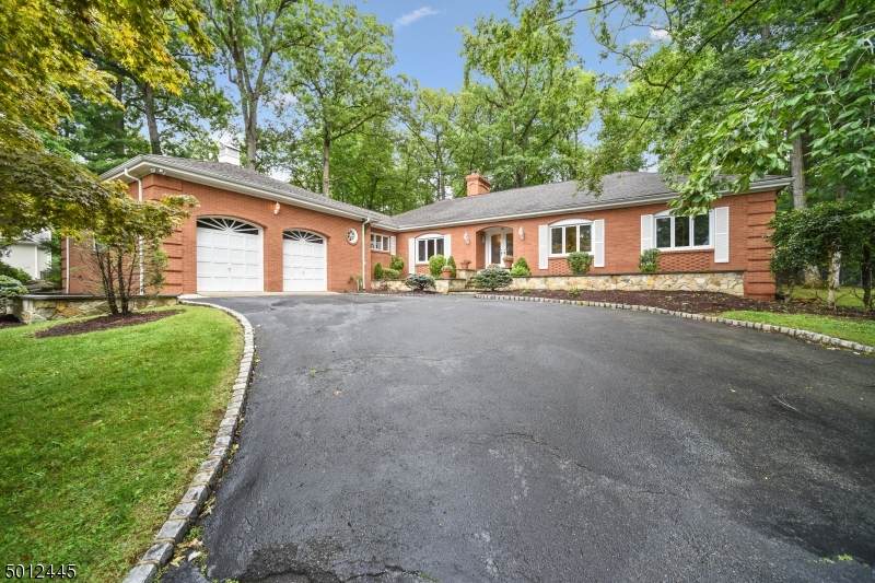 20 Shenandoah Dr - Photo 1