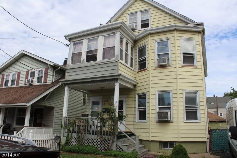 224 W 2Nd St - Photo 1