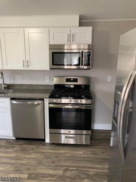 40 Carlton Ave - Photo 1