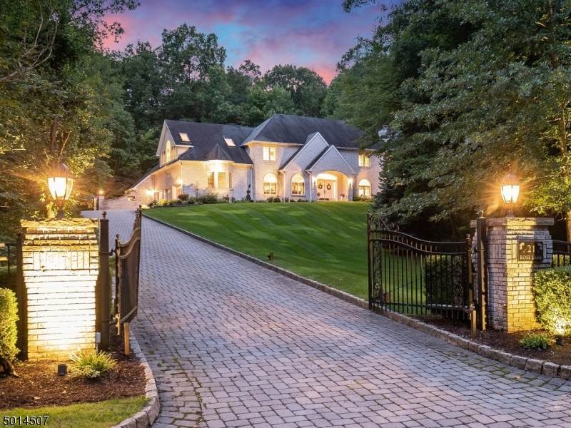21 Rose Ln - Photo 1