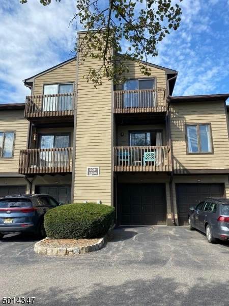 604 Village Commons - Photo 1