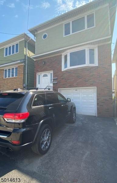 103 Bergen St - Photo 1