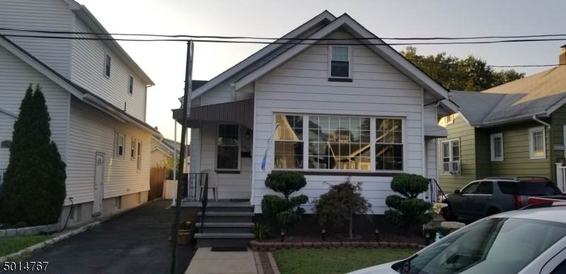 443 Oak St - Photo 1