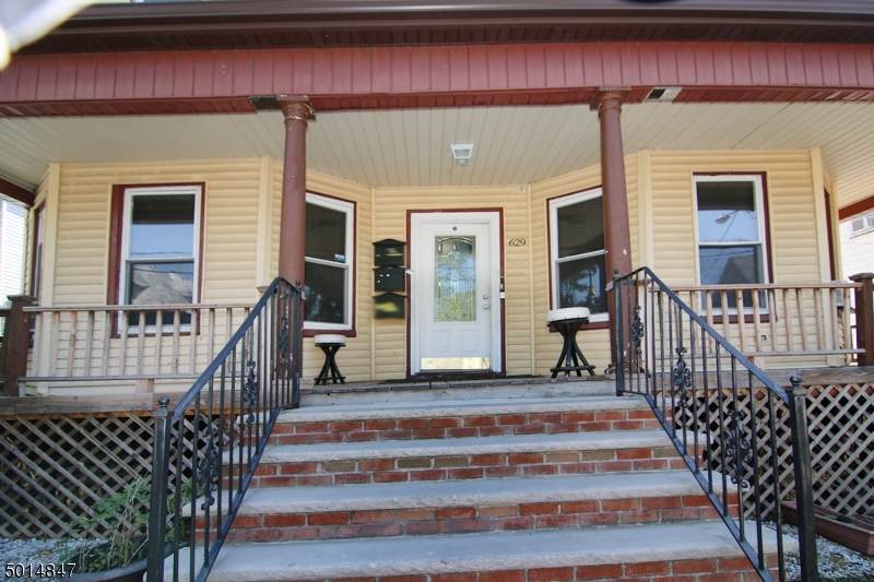 629 Parker St - Photo 1