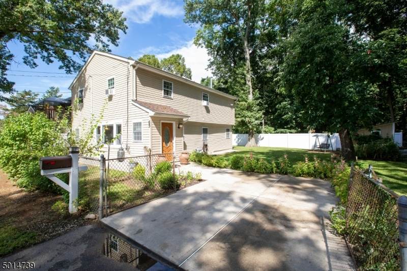 65 Courter Ave - Photo 1