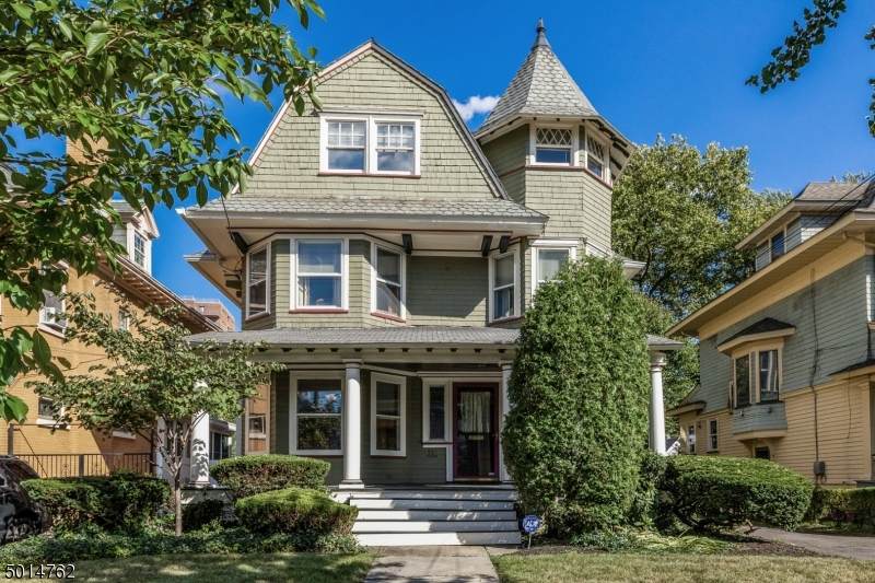 551 Clifton Ave - Photo 1