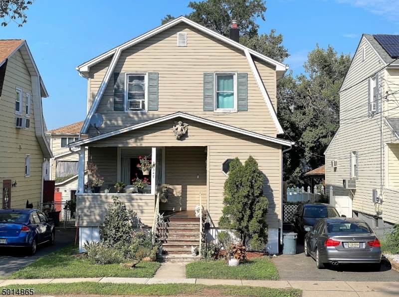 347 Maple Ave - Photo 1