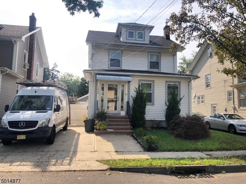 1060 Thomas St - Photo 1