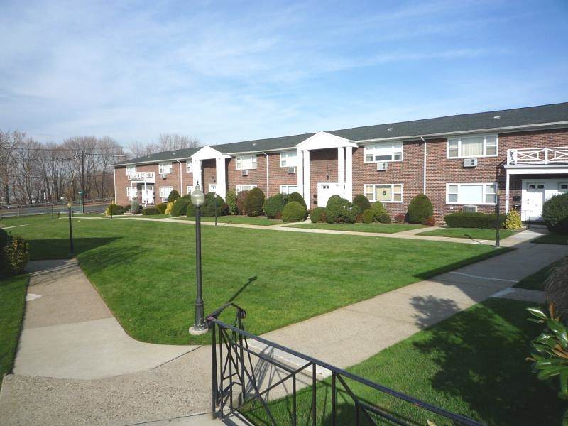 100 Bergen Blvd B1 Apt 15 - Photo 1
