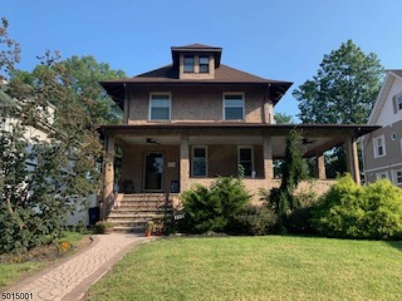 1134 E 7Th St - Photo 1