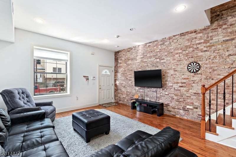 41 Thomas St - Photo 1