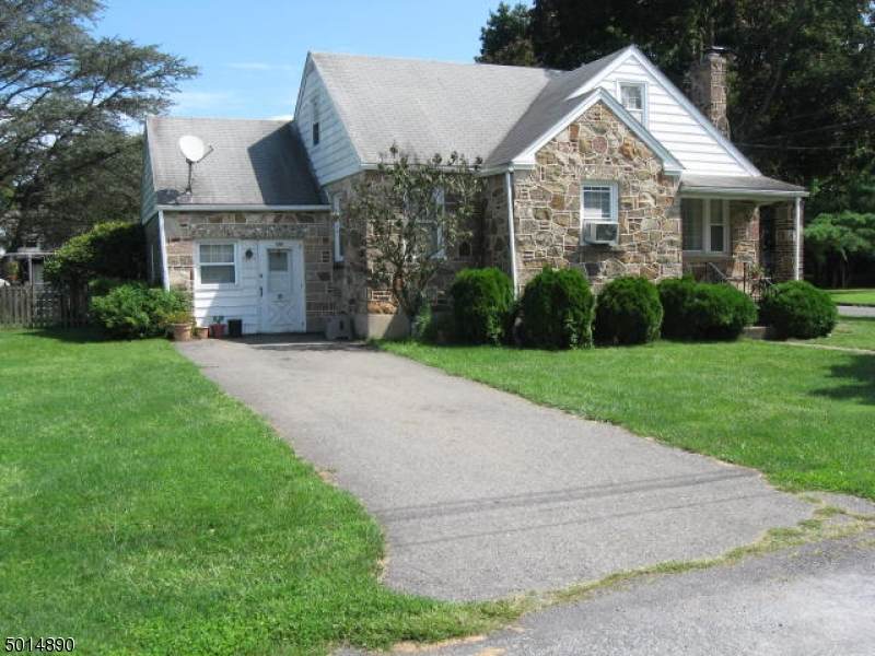 219 Pershing Ave - Photo 1