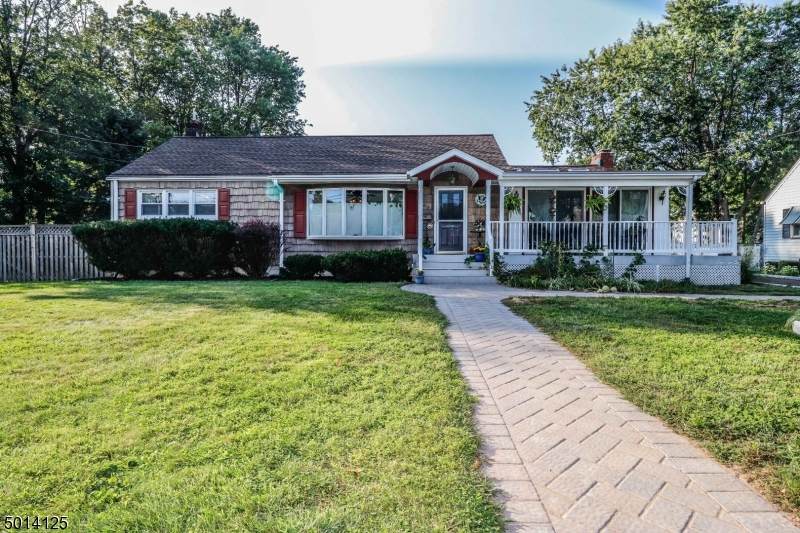 360 Outlook Ave - Photo 1