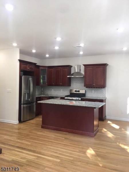 88 Bay St - Photo 1