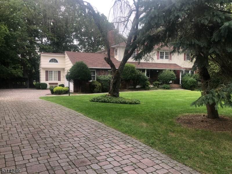 15 Maple Dr - Photo 1