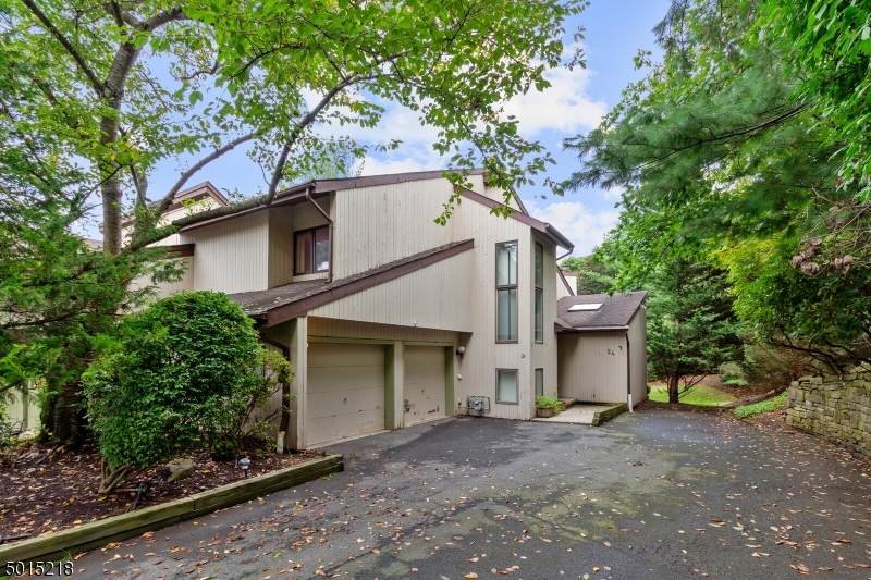 24 Stonegate Dr - Photo 1