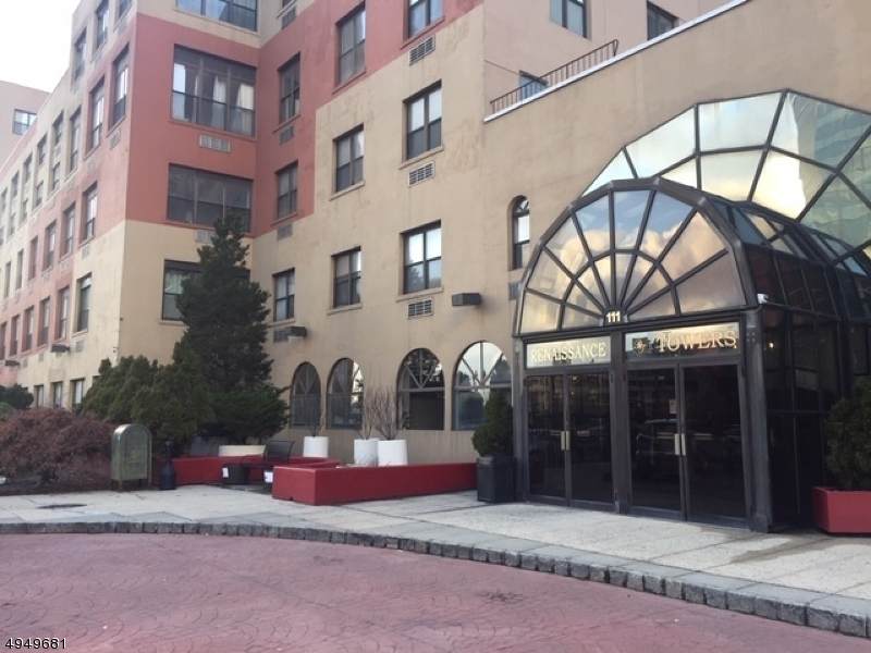 111 Mulberry St - Photo 1