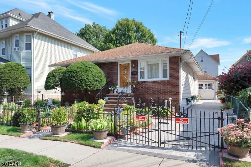 23 Knapp Ave - Photo 1