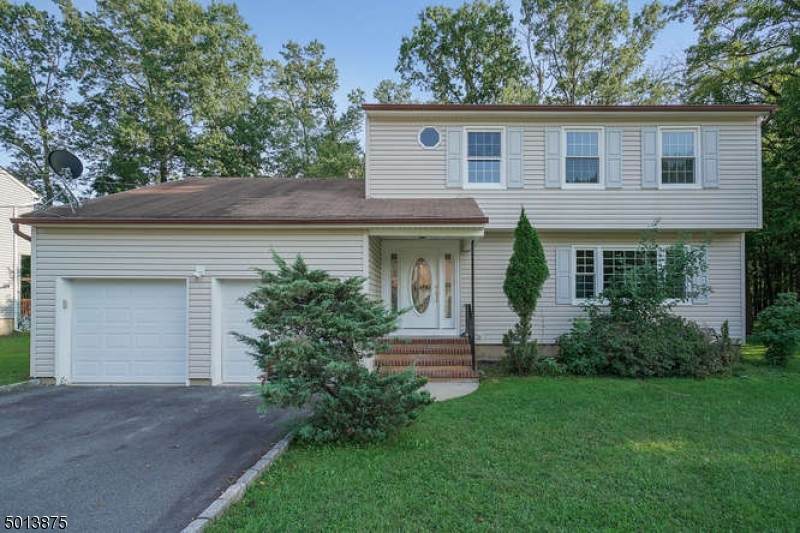 17 Gloria Ave - Photo 1