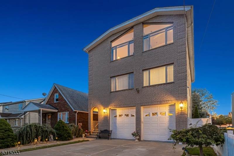 10 Halstead Ave - Photo 1