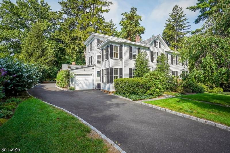 37 Pine Grove Ave - Photo 1
