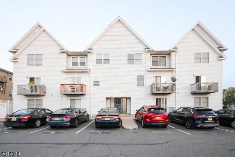 483 Forest St - Photo 1