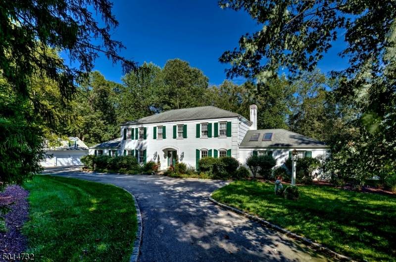 4 Edward Shippen Ln - Photo 1