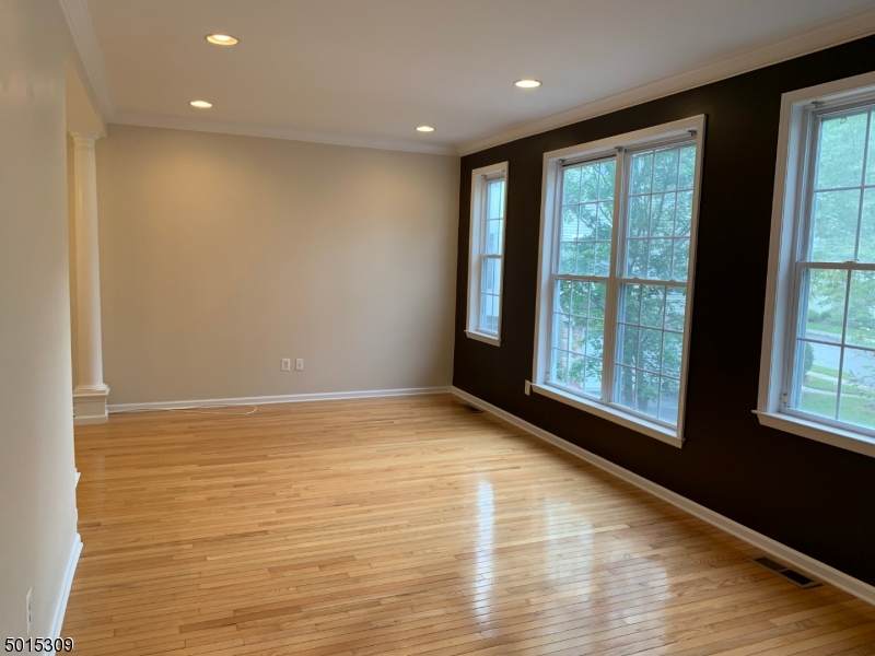 147 Arrowgate Dr - Photo 1