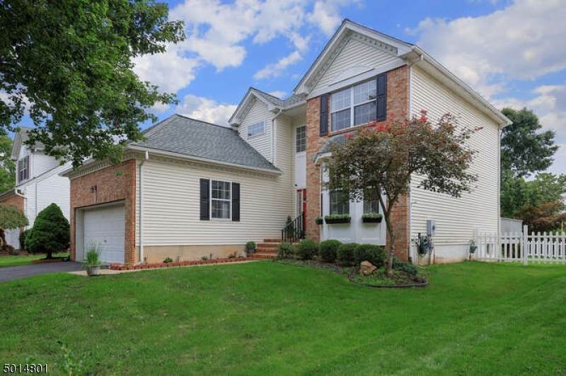 30 Huntley Way - Photo 1